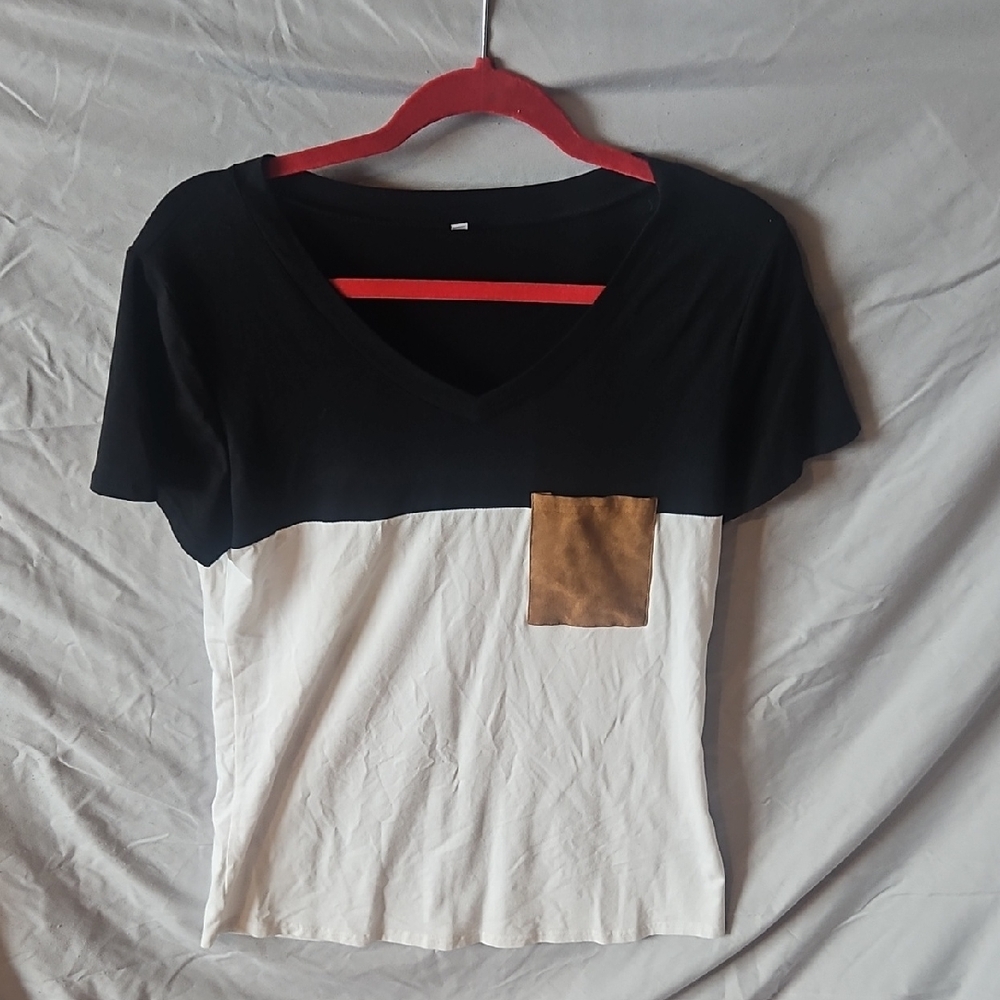 Stylish Black and White Women's Top with Pocket
